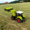 hračka traktor b2